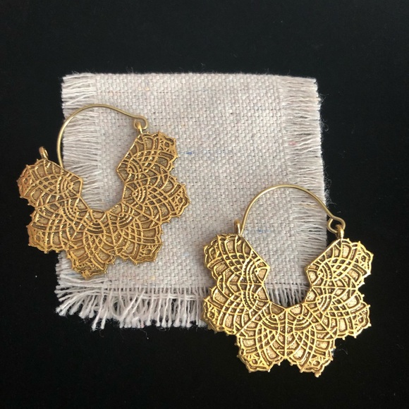 3 for $25🎉 Boho Chic Gold Tone Earring - Picture 4 of 5